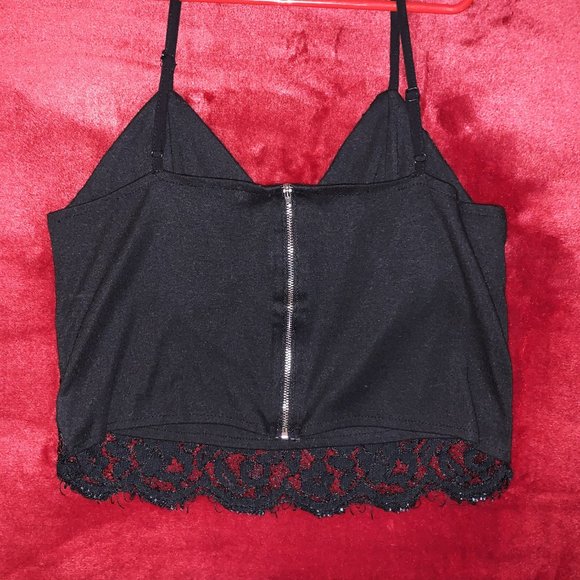 Black Laced Cropped Tank - Picture 2 of 3